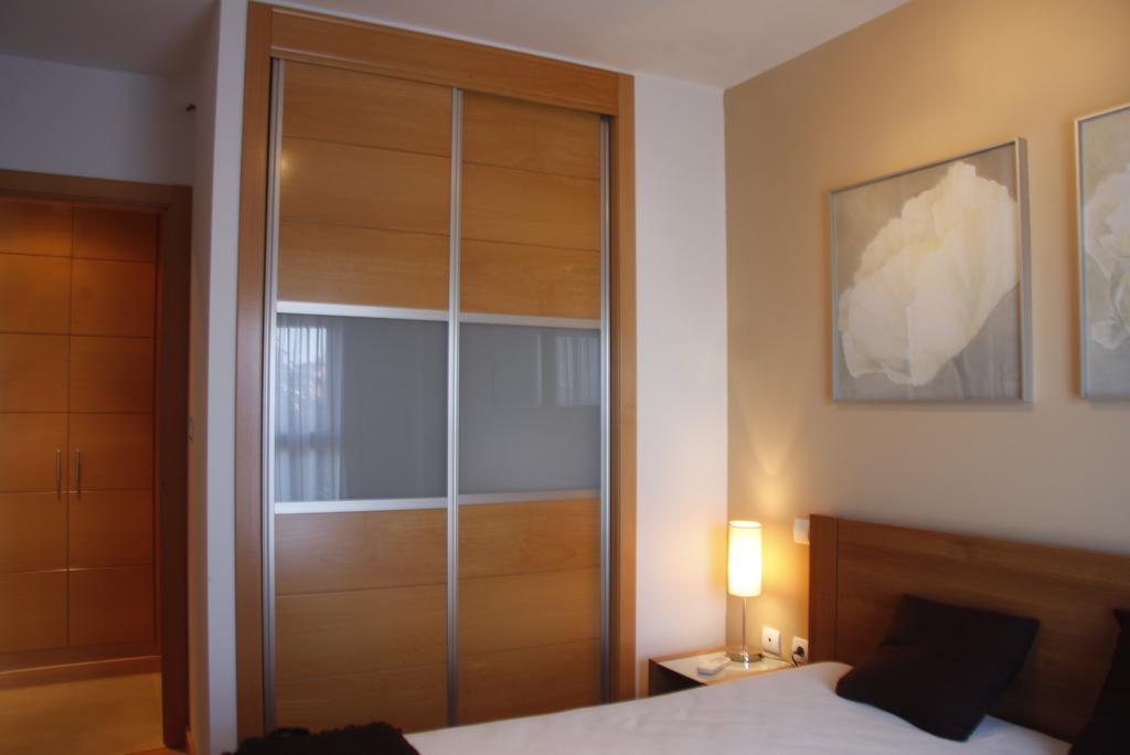 Apartmento Avda Madrid アスケカ・デ・エナレス 部屋 写真